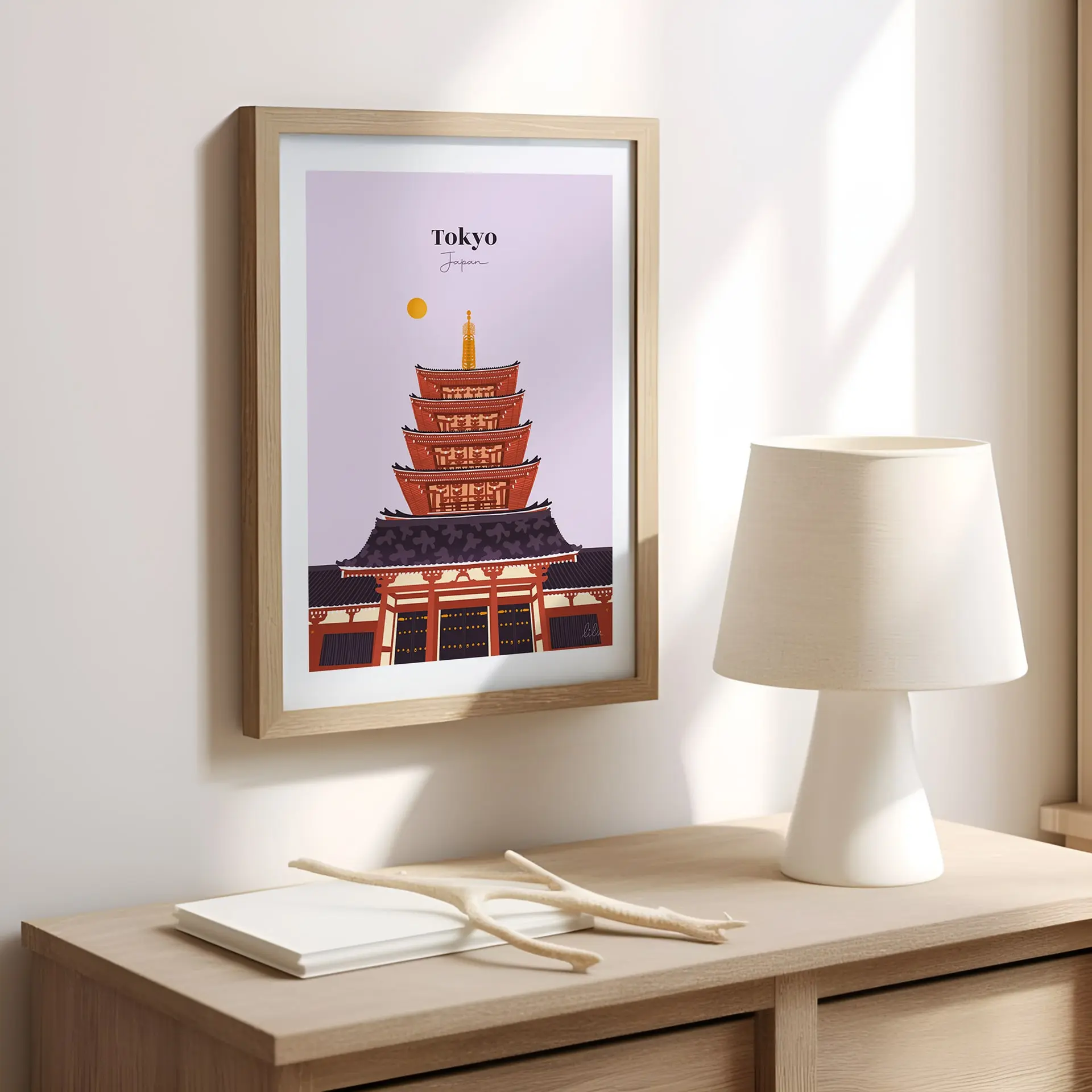 poster-decoration-tokyo-japon Une affiche sur un mur dans le bureau illustrant le sanctuaire d'Asakusa au Japon et sa pagode traditionnelle