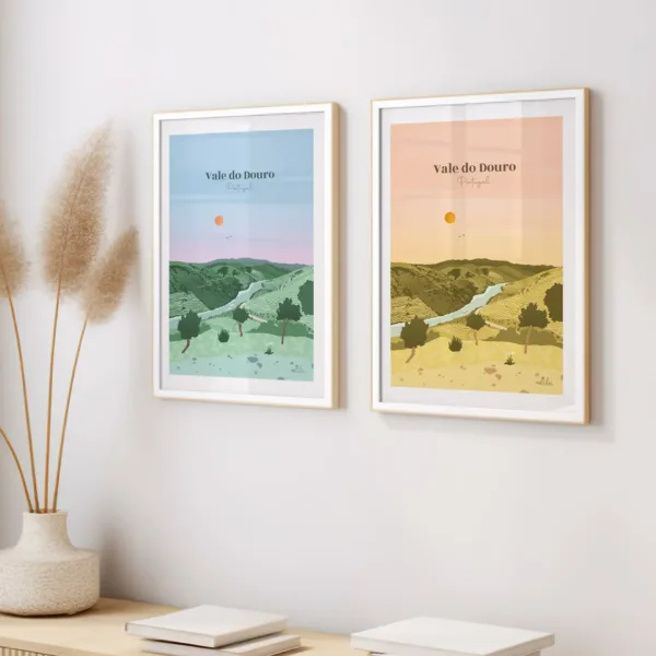 Deux affiches sur un mur illustrant les vignes de la vallée du Douro au Portugal